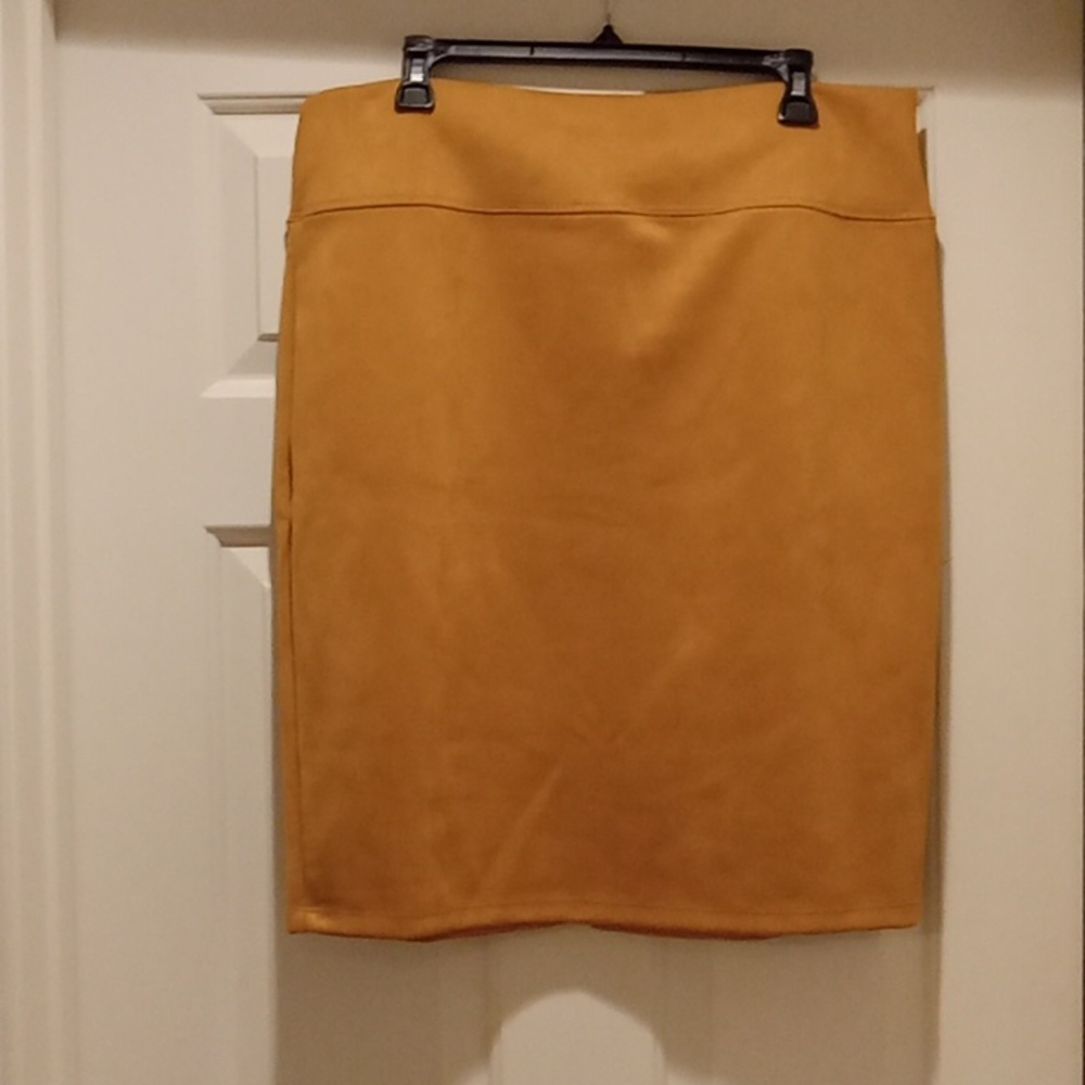 IRIS Faux Suede Fitted Skirt - Size 2X